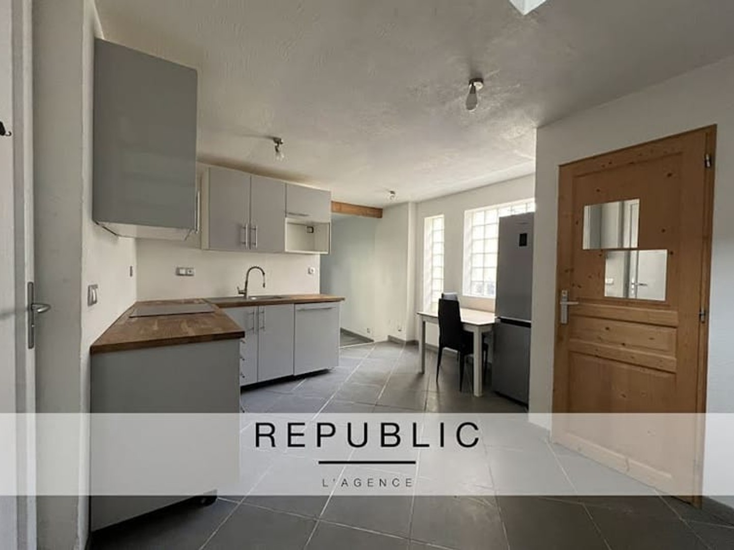 Commerce 4 pièces 89 m²