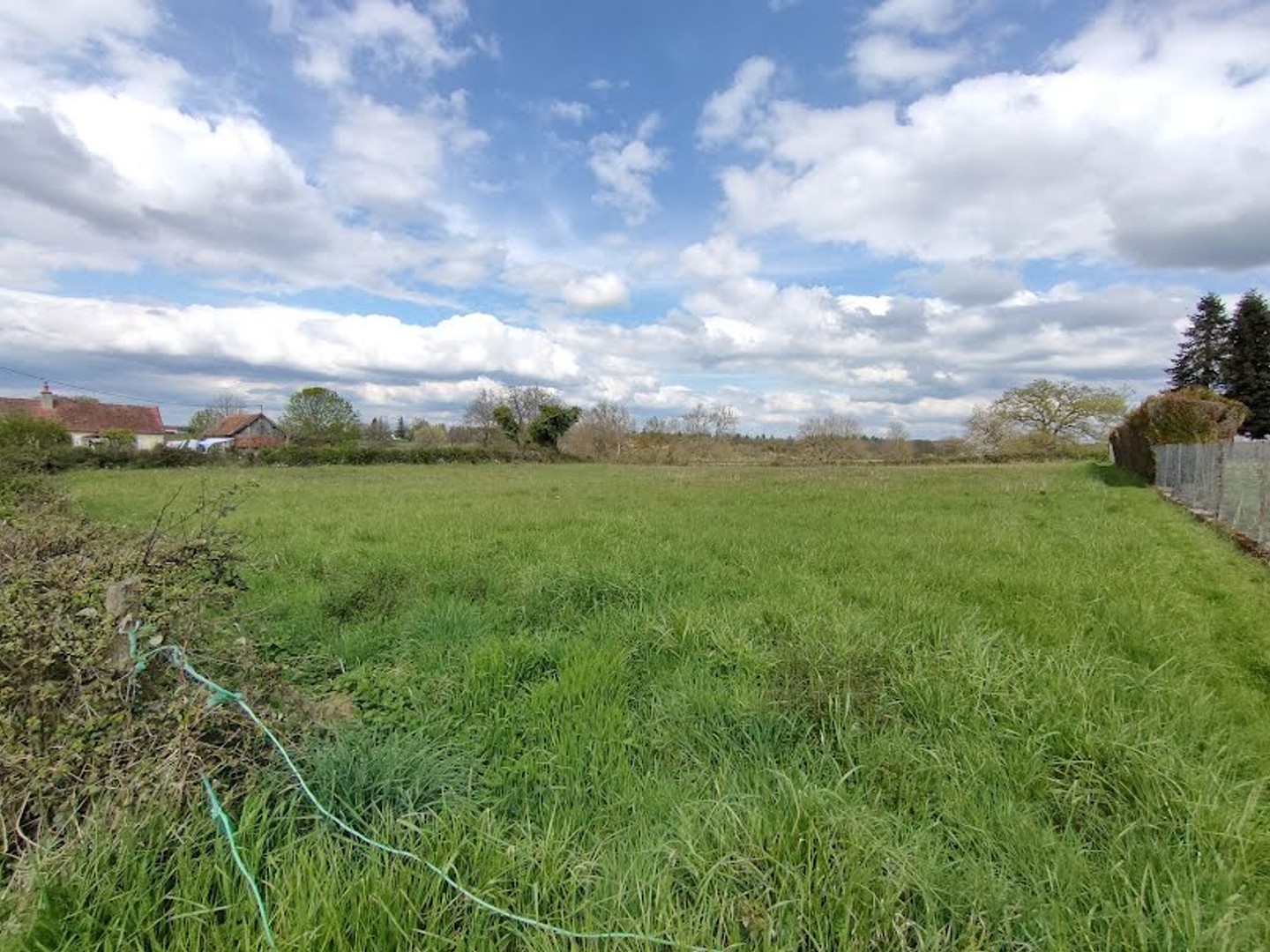Terrain 2105 m²