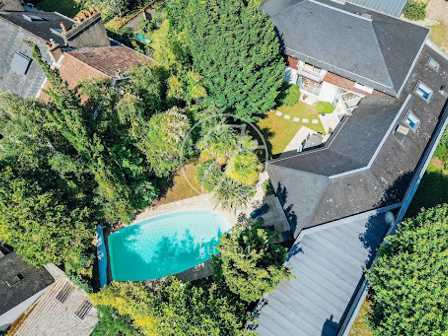 Maison 11 pièces 295 m²