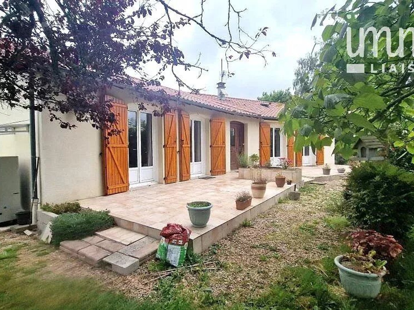 GRANDE ET BELLE MAISON BIEN ENTRETENUE