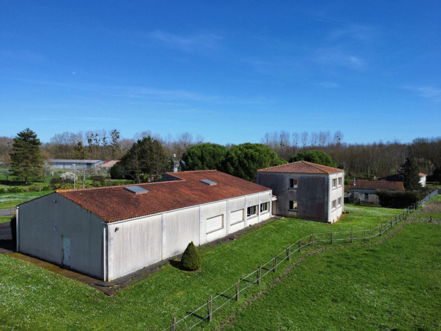 Maison à vendre 15 pièces MIGRON (17)