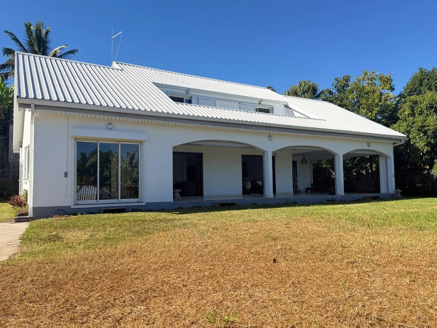Maison à vendre - 5 pièces - 194m2 - Montagne (33570)