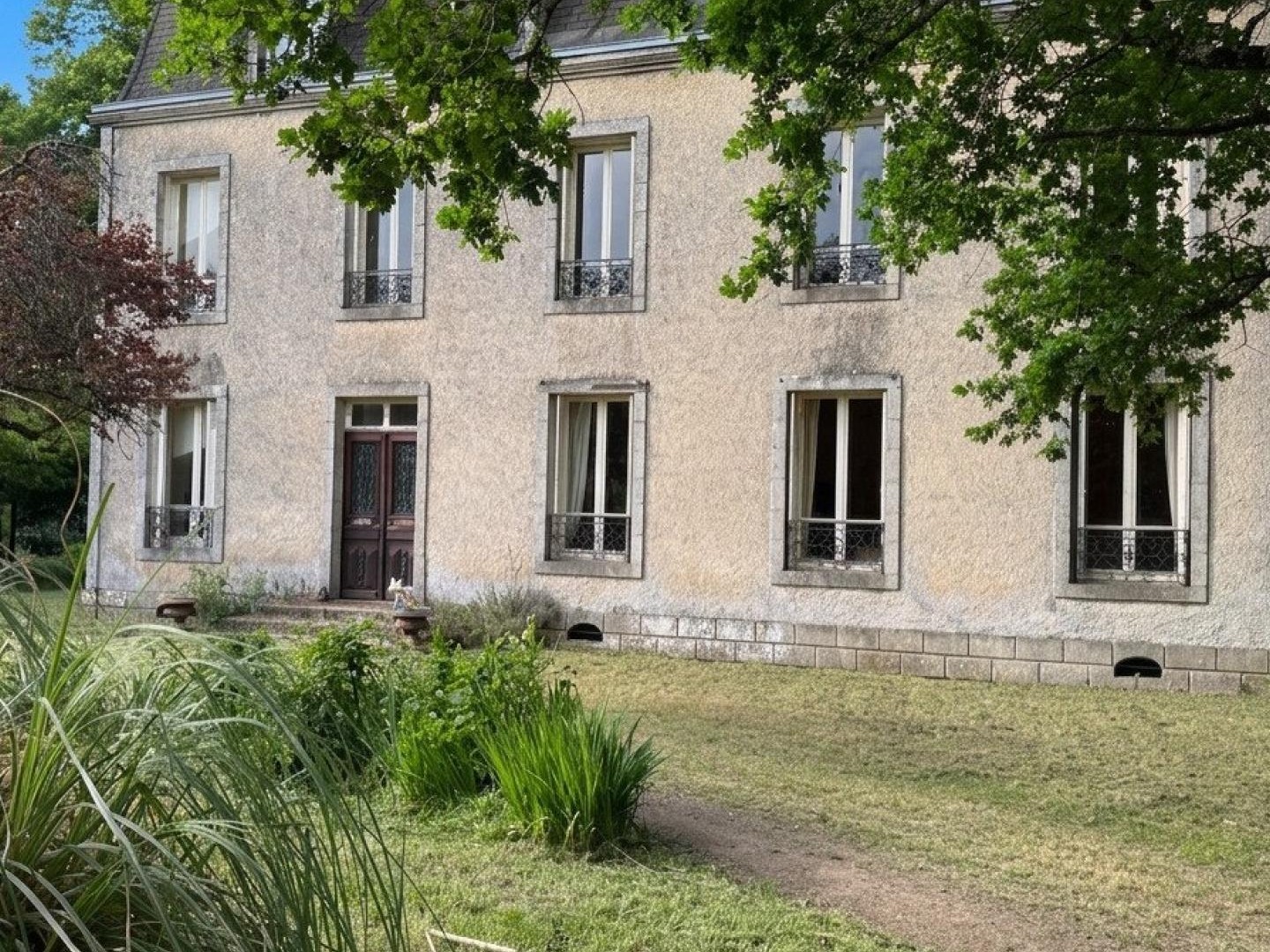 Maison à vendre - 16 pièces - 395m2 - Cussac (87150)