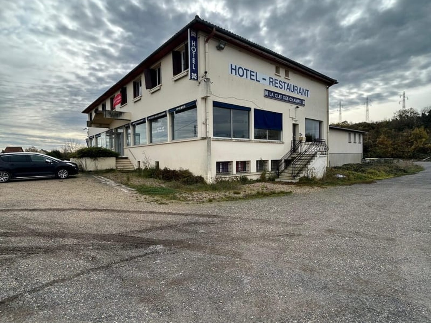 Local commercial 18 pièces