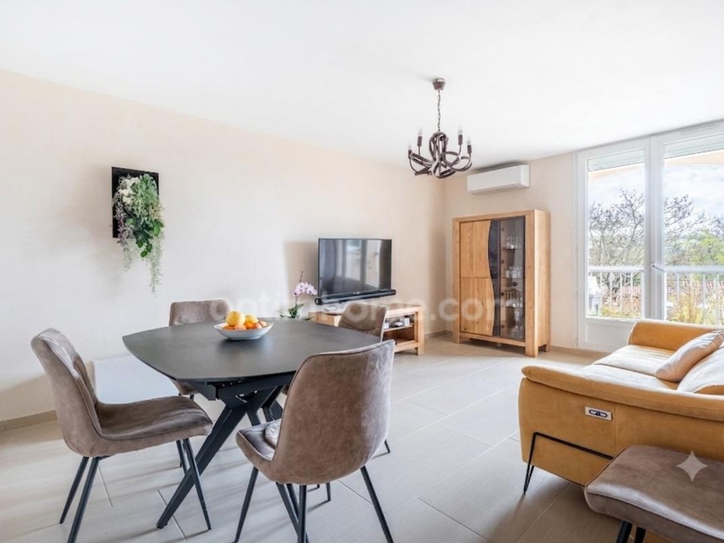Appartement à vendre - 5 pièces - 123m2 - Neuville-Sur-Saône (69250)