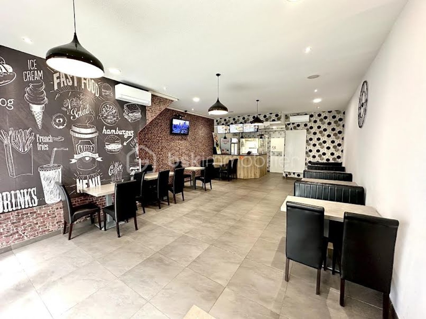 Local 93 m²