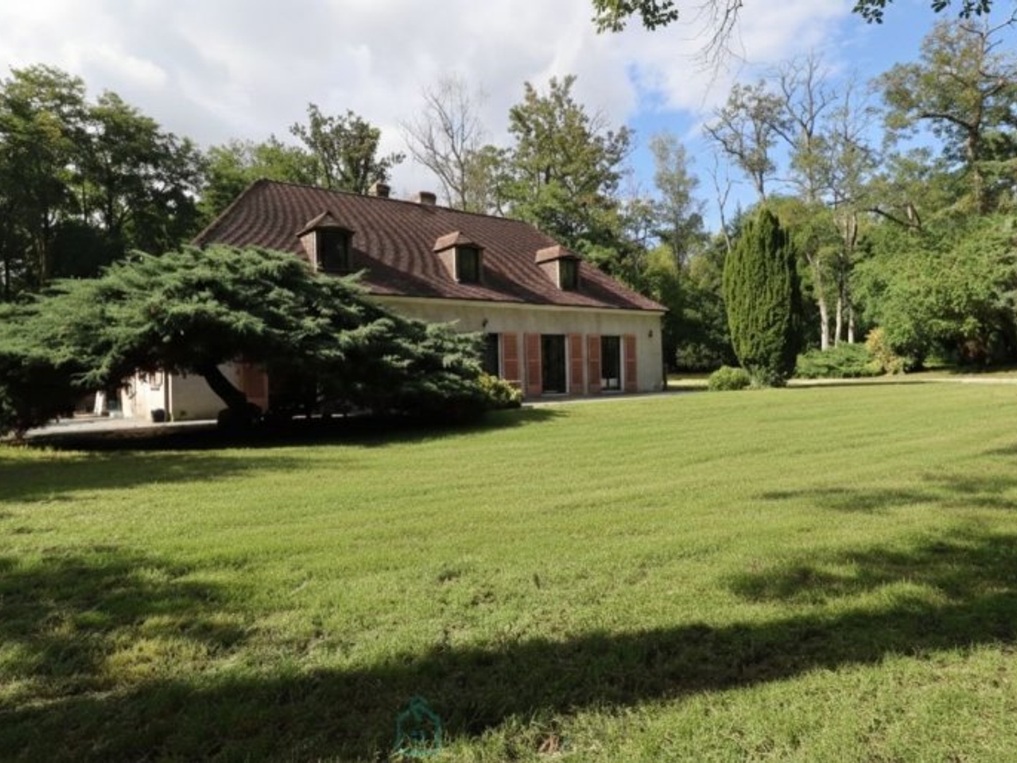 Maison à vendre - 7 pièces - 211m2 - Noisy-Sur-École (77123)