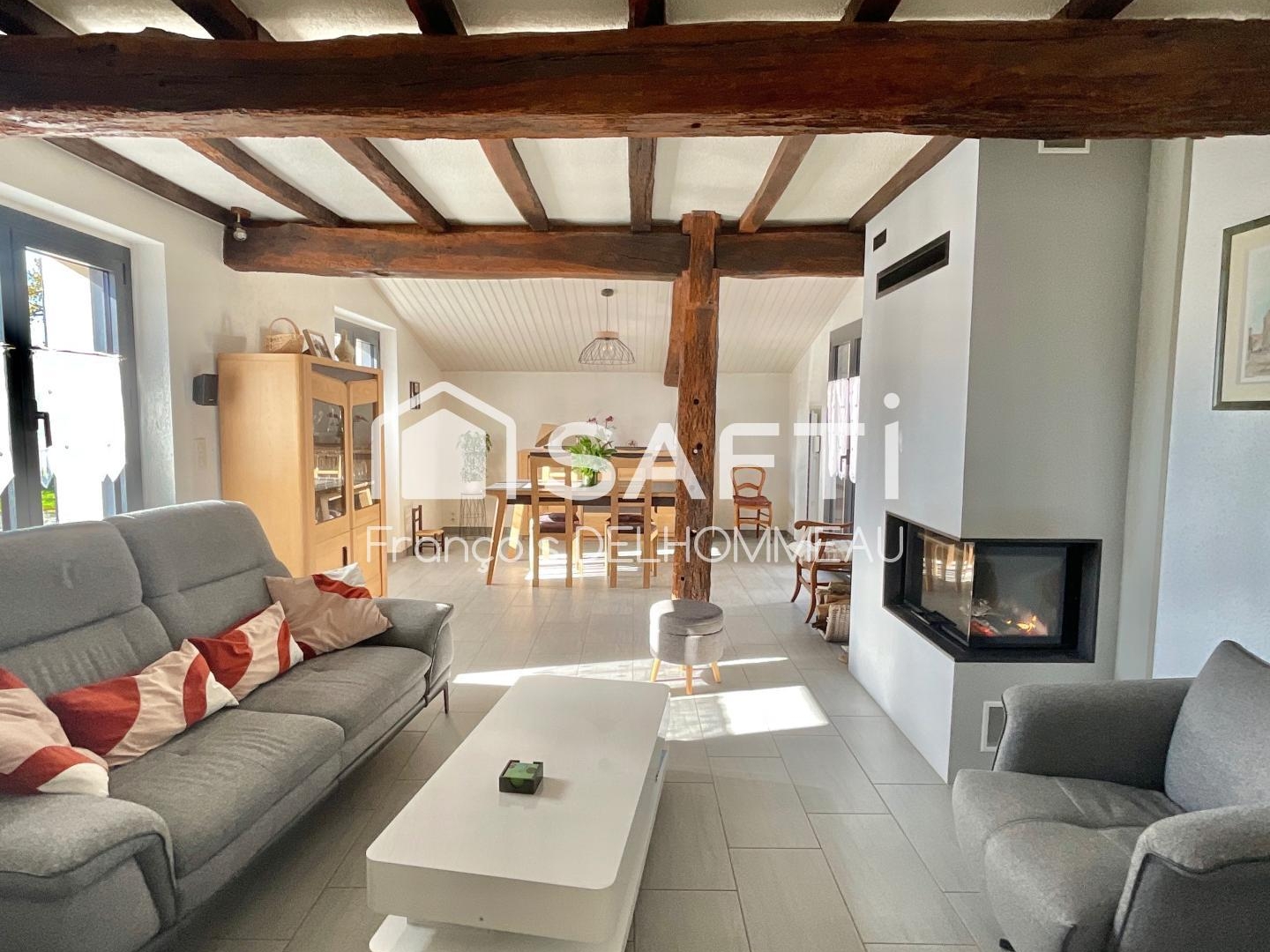 Appartement à vendre - 6 pièces - 149m2 - La Roche-Sur-Yon (85000)