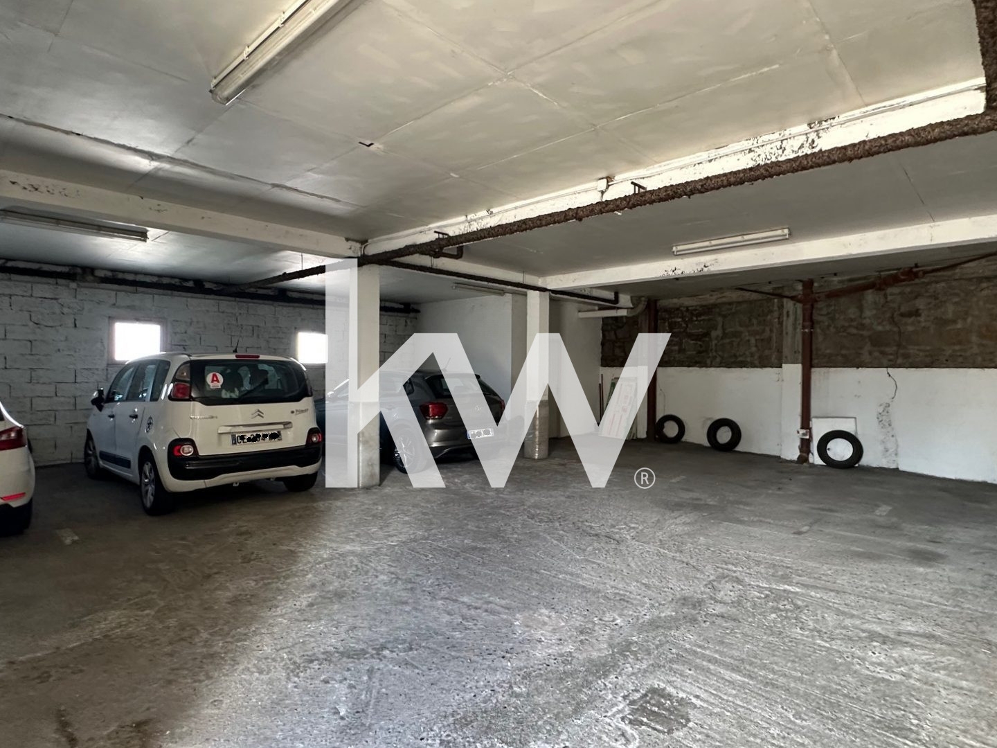 Parking / garage / box à vendre - 116m2 - Saint-Étienne (42000)