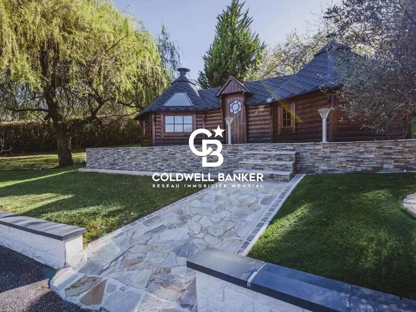 Maison 10 pièces 280 m²