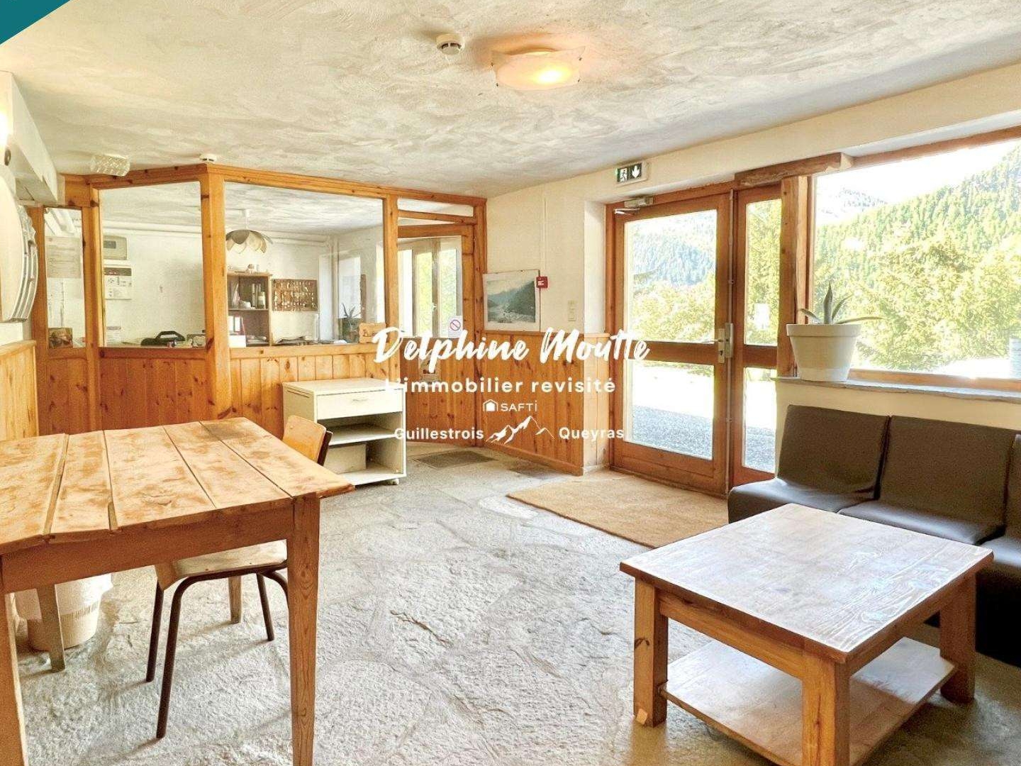 AV bâtisse au coeur des Alpes 1230m² à Arvieux