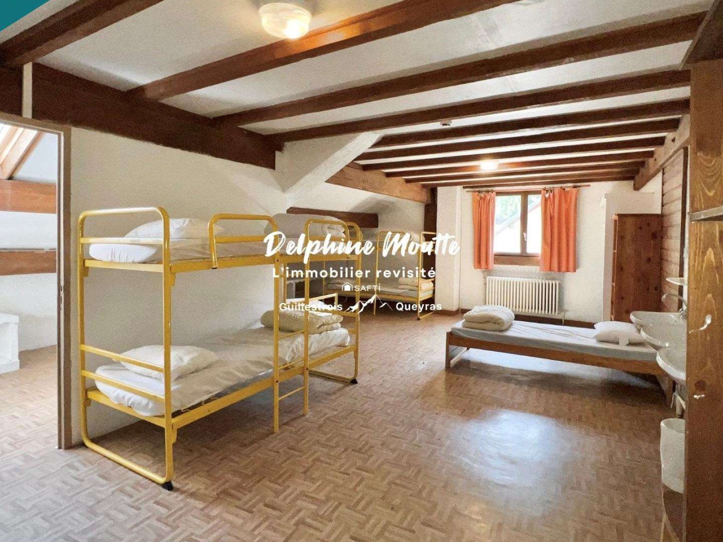 Immeuble à vendre - 1610m2 - Arvieux (05350)