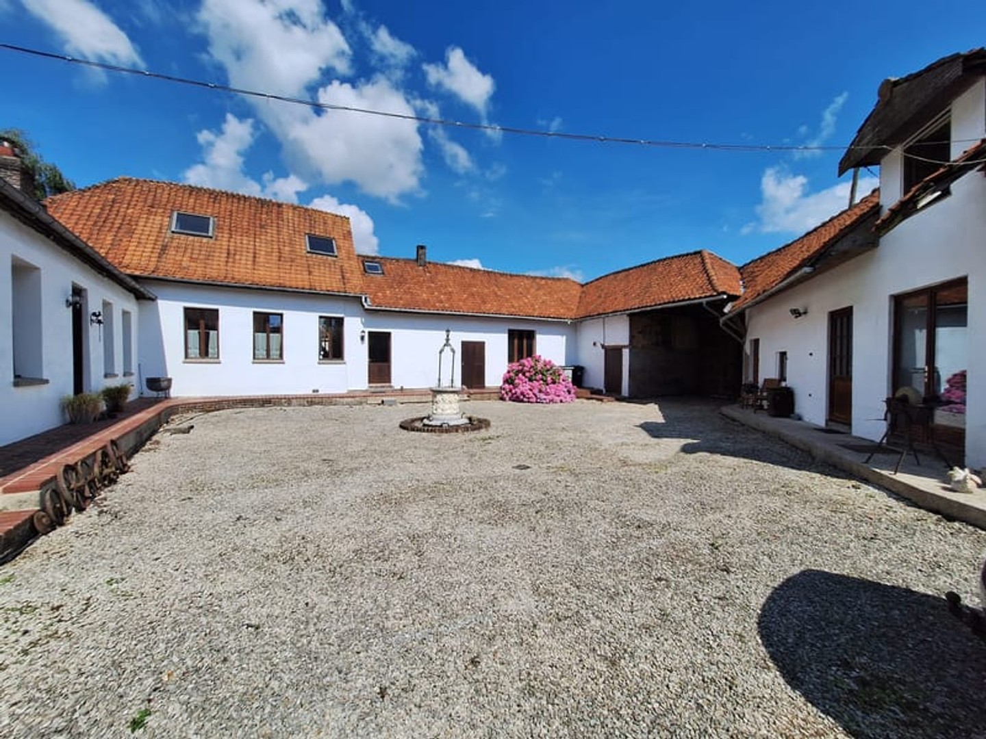 Ensemble immobilier de charme, entre St Pol et Frévent - fermette avec 2 gites, cour fermée