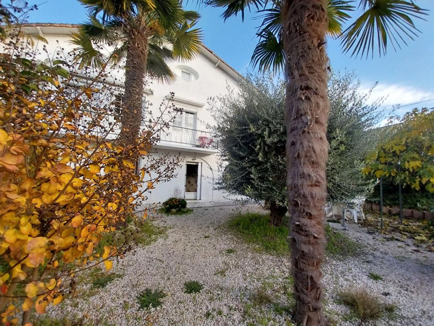 Maison à vendre - 5 pièces - 93m2 - Saintes (17100)