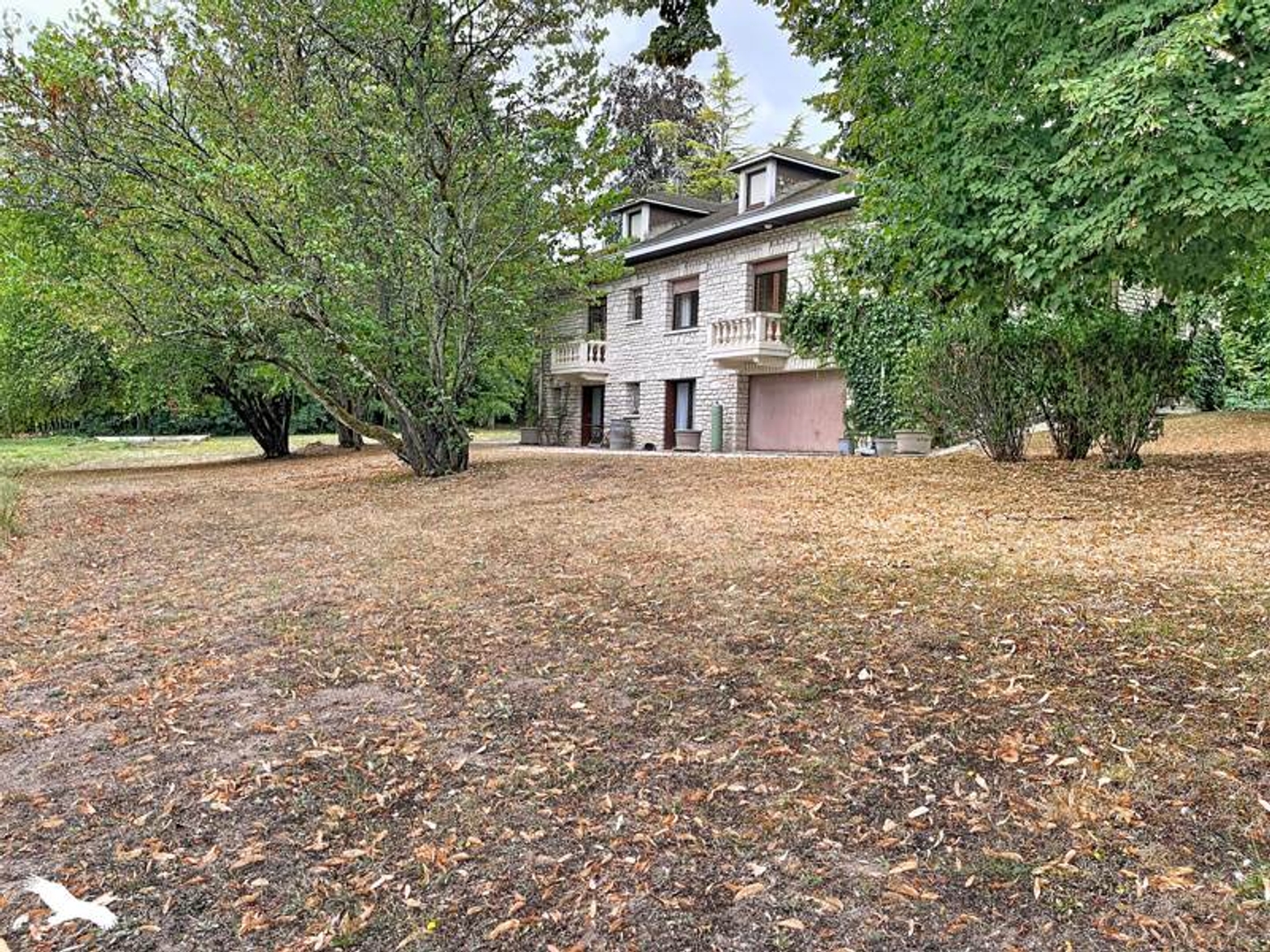 Maison 11 pièces 245 m²