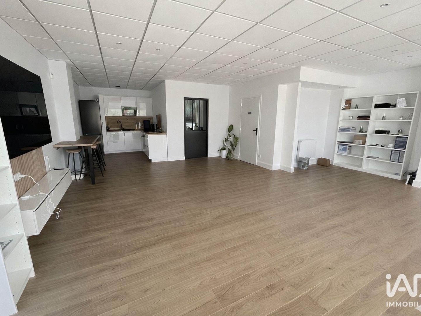 Immeuble commercial 63 m²