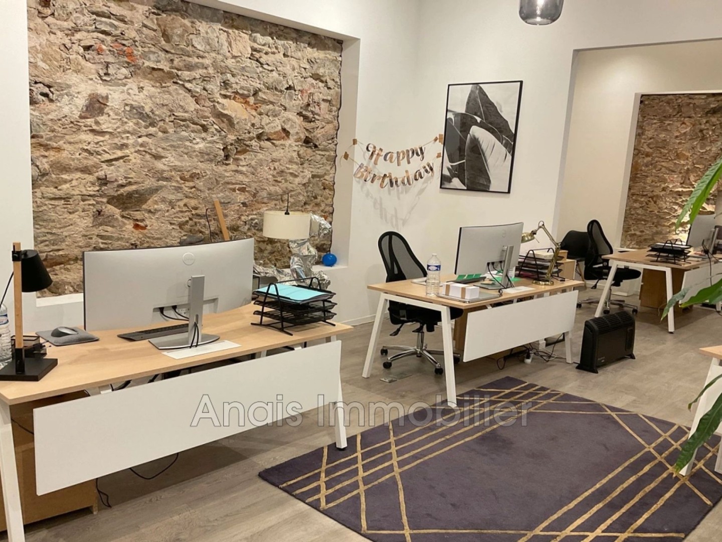 A vendre Murs boutique ou bureau en centre-ville de Cogolin.