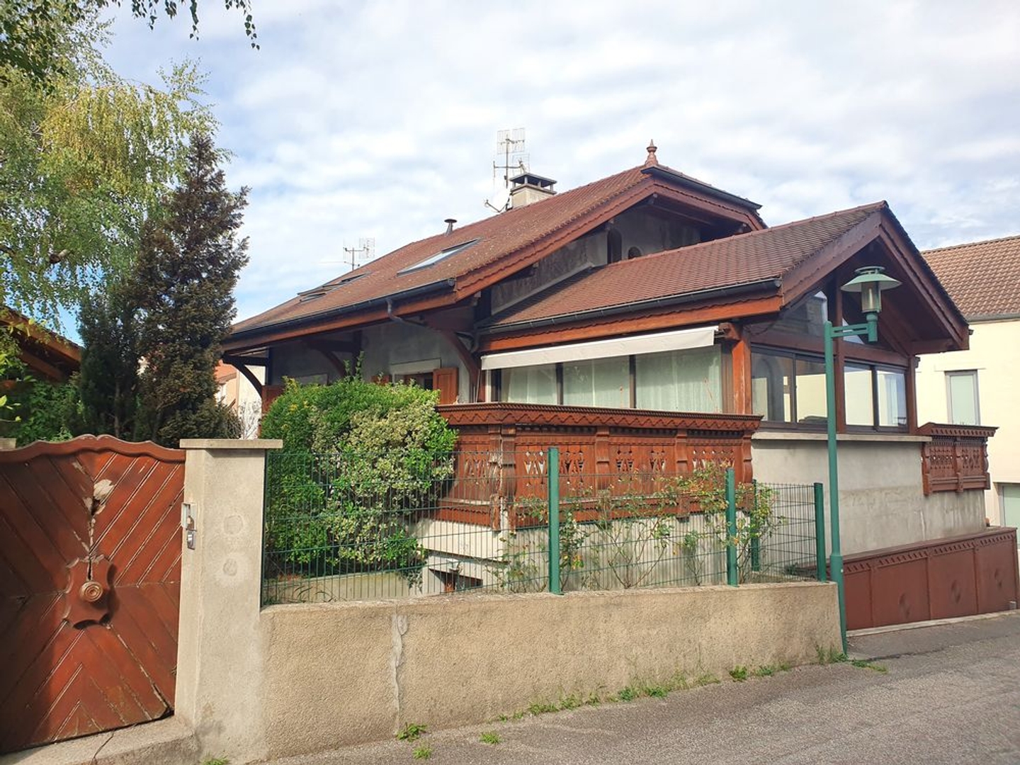 Belle propriété de 239 m² sur 600 m² de terrain - Centre Bons en Chablais