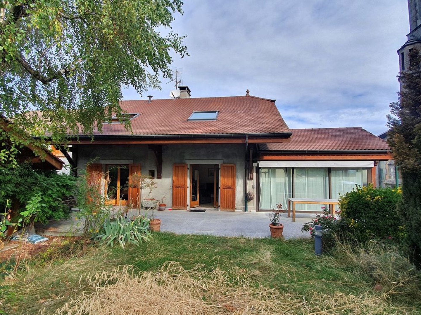 Maison à vendre - 5 pièces - 239m2 - Bons-En-Chablais (74890)