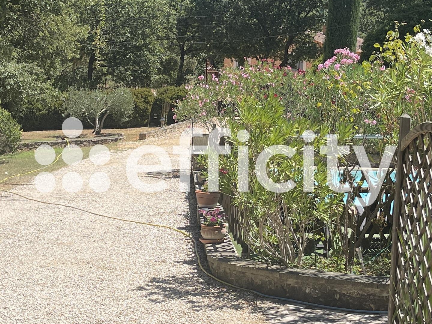 Maison à vendre - 4 pièces - 75m2 - Apt (84400)