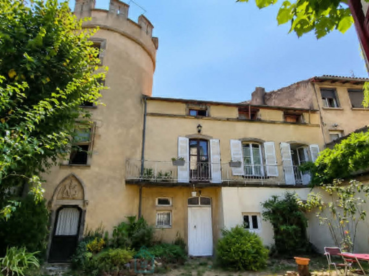 Maison à vendre - 12 pièces - 421m2 - Les Martres-De-Veyre (63730)
