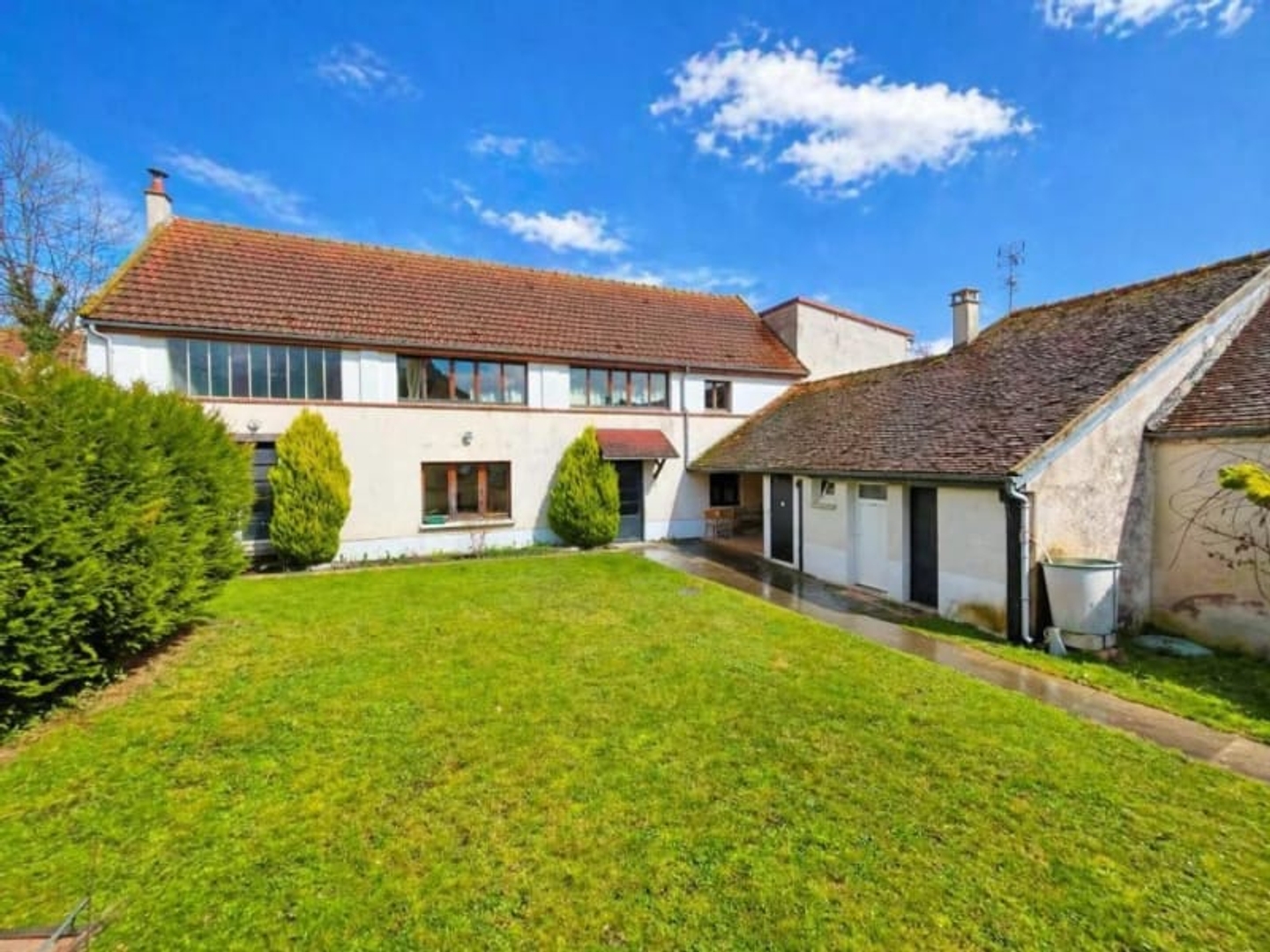 Maison à vendre - 10 pièces - 280m2 - Vinneuf (89140)