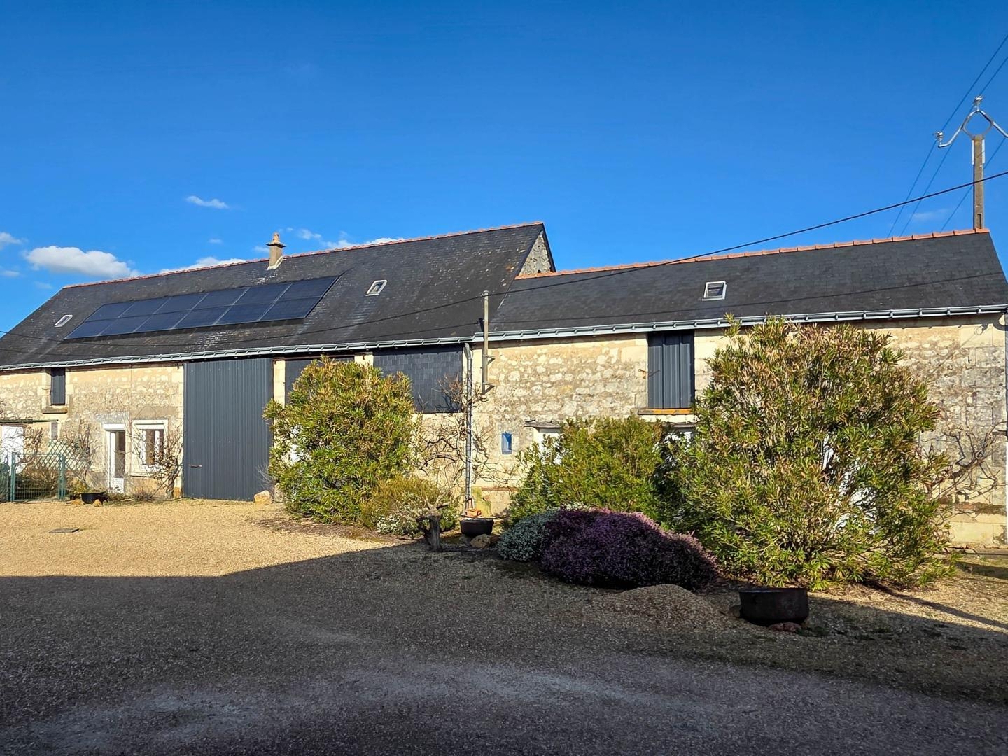 Maison à vendre - 7 pièces - 140m2 - Vernoil-Le-Fourrier (49390)