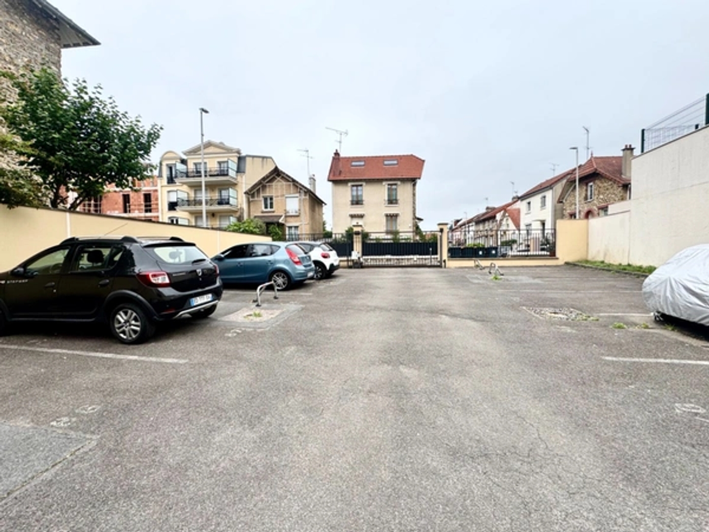 Parking/Garage/Box