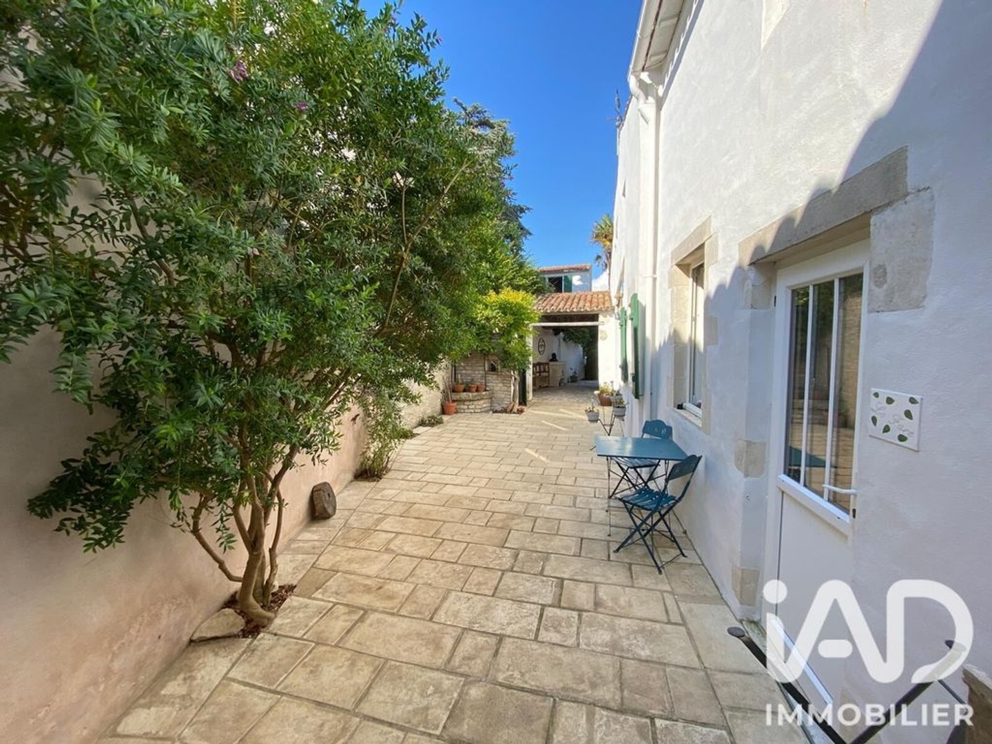 Maison à vendre - 13 pièces - 244m2 - La Couarde-Sur-Mer (17670)