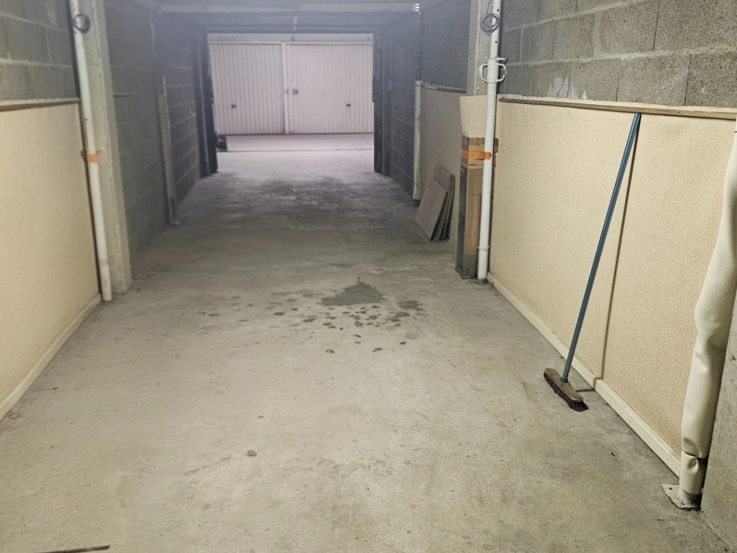 Parking / garage / box à vendre - 40m2 - Clermont-Ferrand (63000)