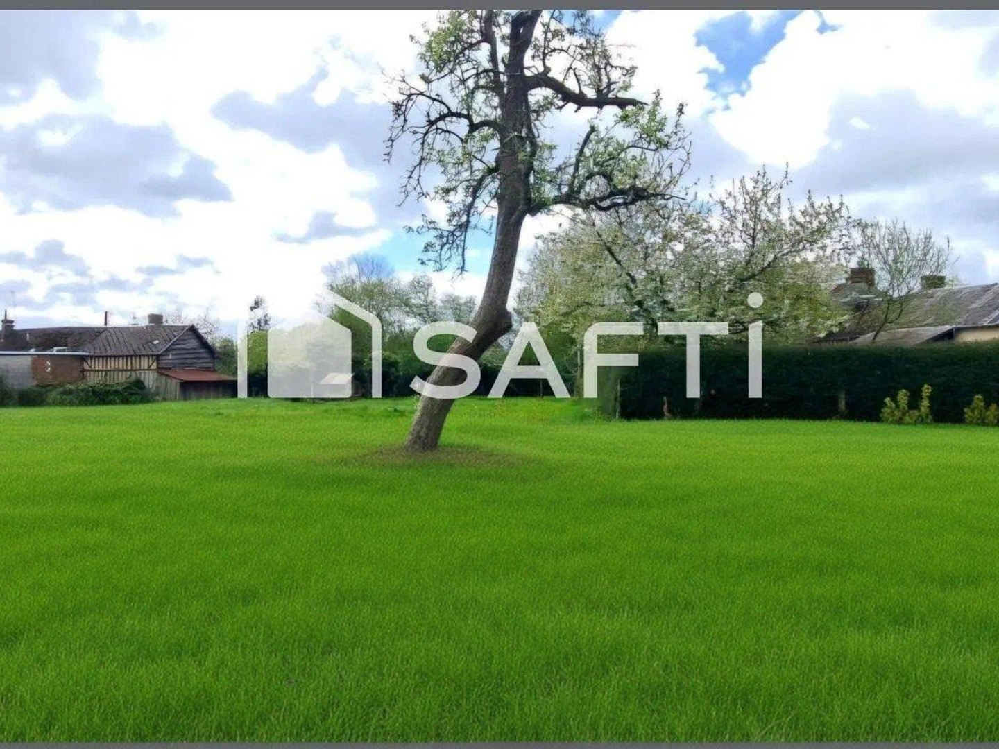 TERRAIN A BÂTIR VIABILISÉ PLAT ET CLOS DE 3400M²