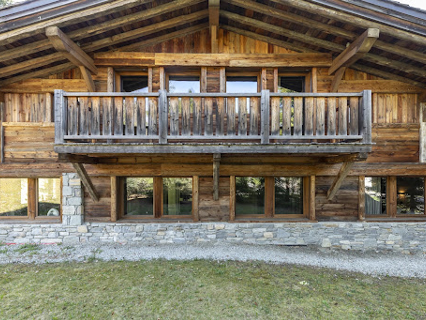 Maison à vendre - 8 pièces - 367m2 - Demi-Quartier (74120)