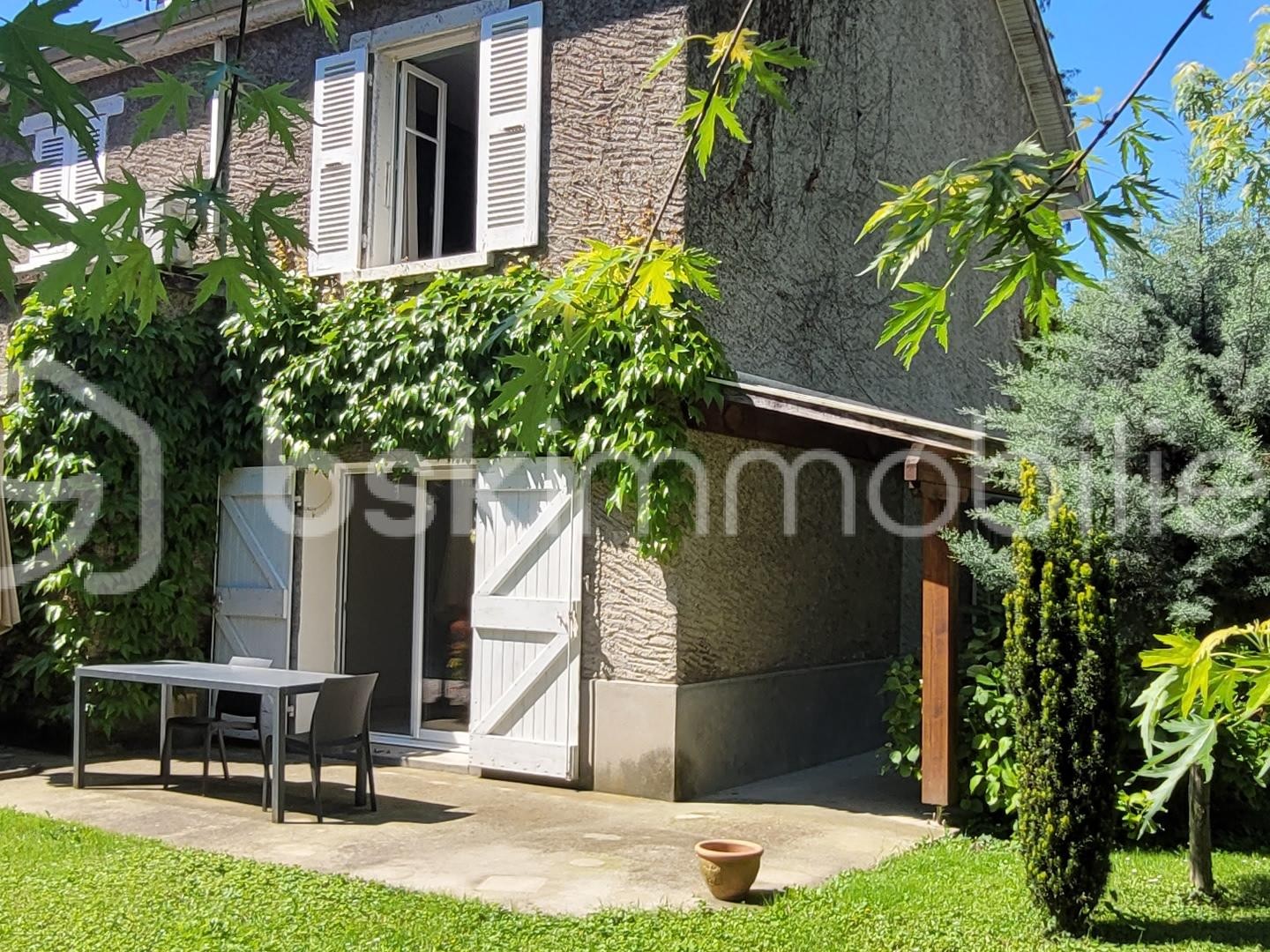 Maison 8 pièces 203 m²