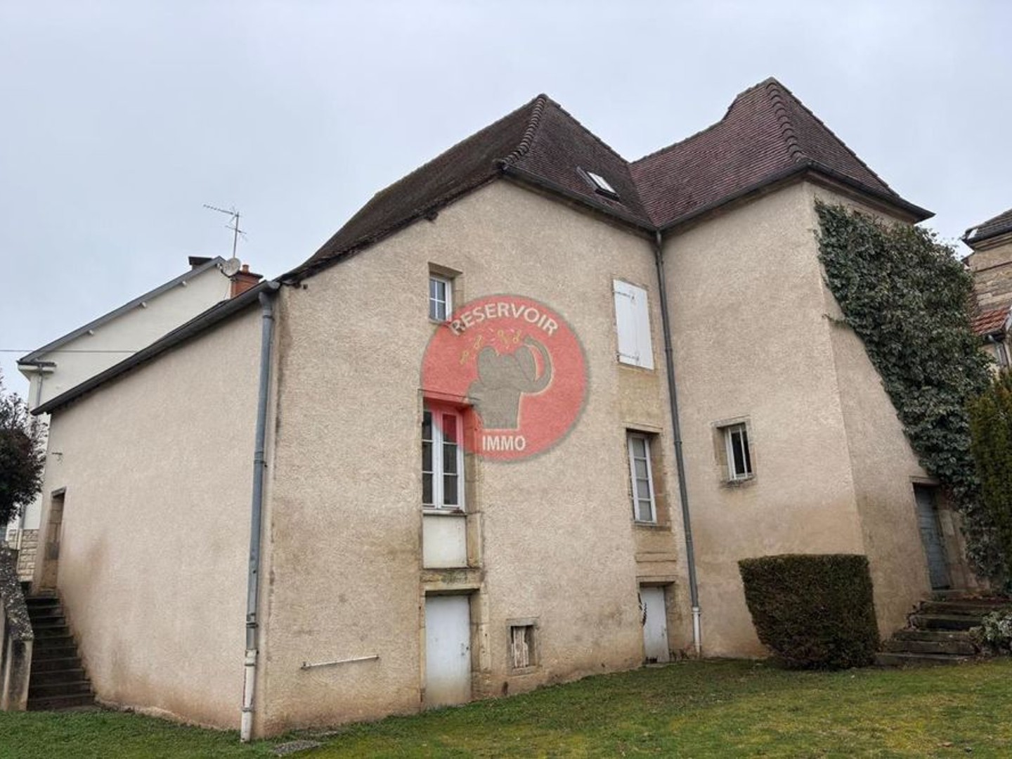 Maison 8 pièces 235 m²