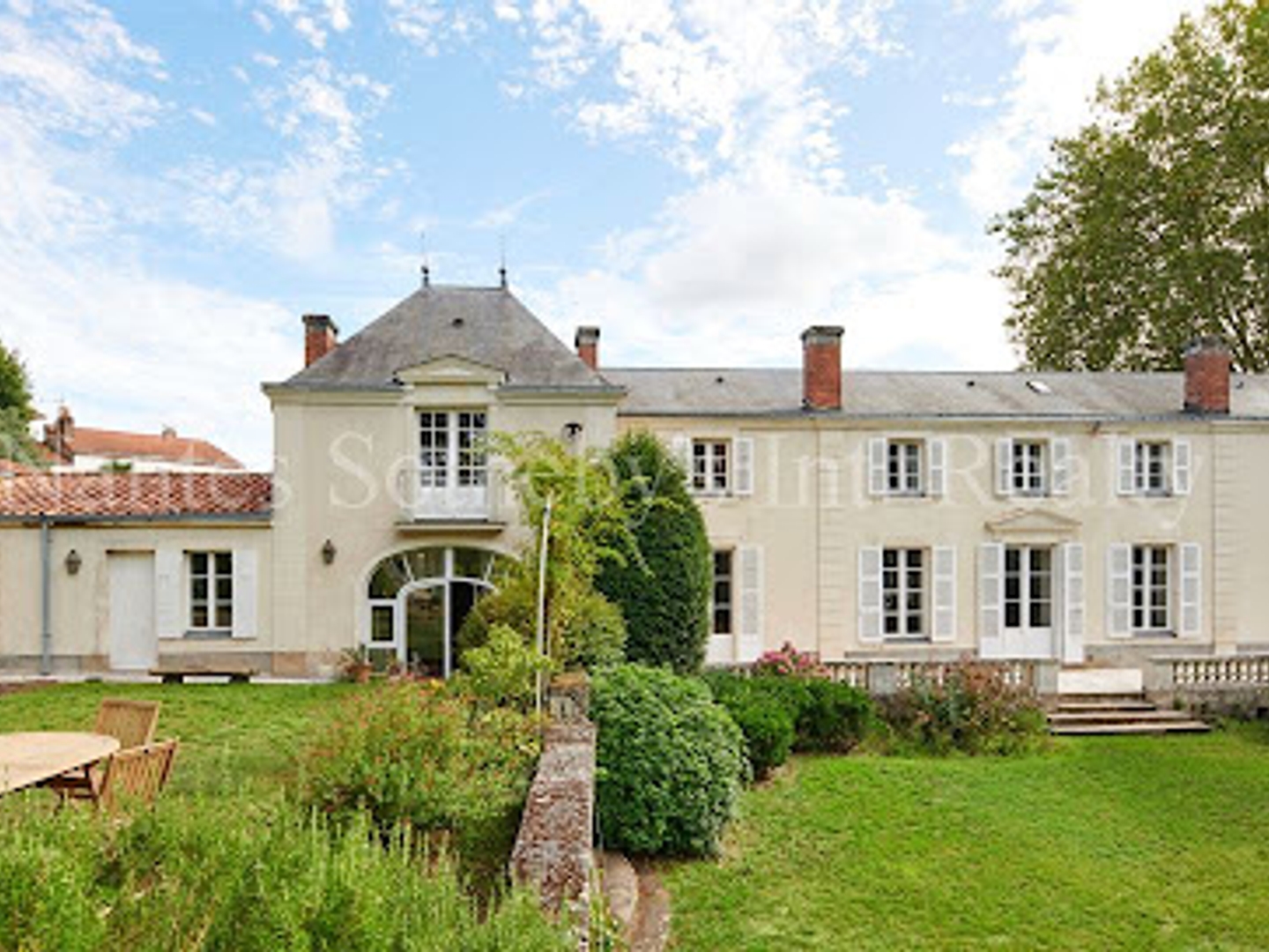 Maison 7 pièces 253 m²