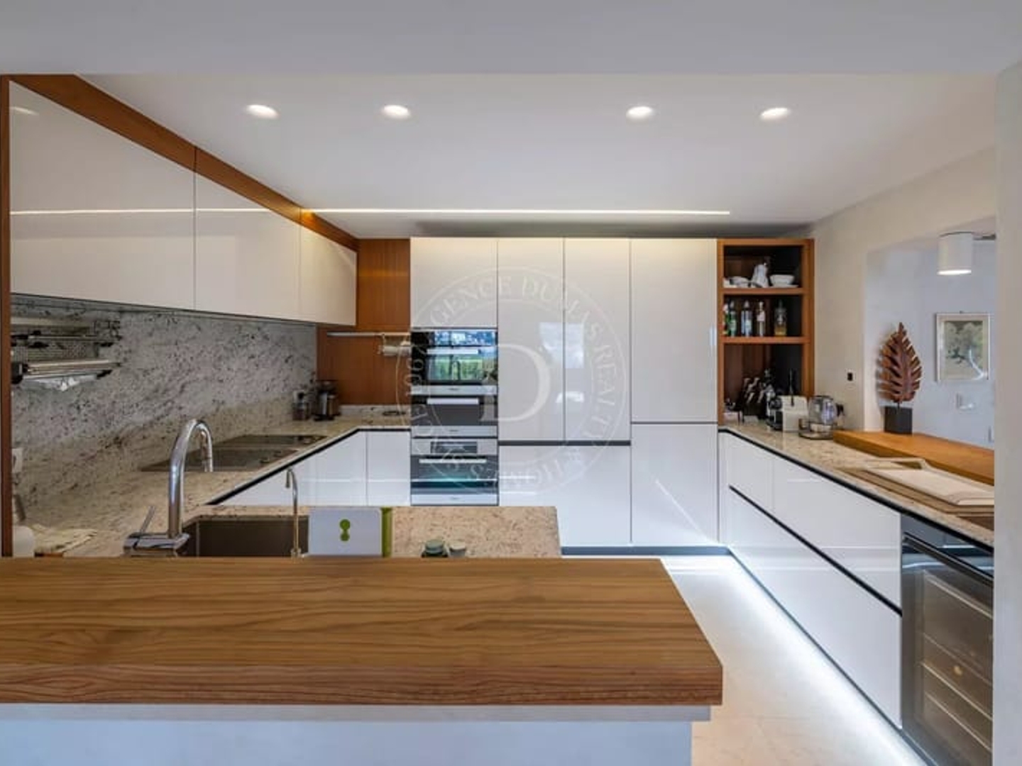 Maison à vendre - 6 pièces - 210m2 - Villefranche-Sur-Mer (06230)