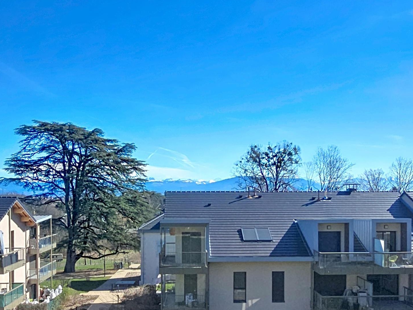 Appartement à vendre - 4 pièces - 77m2 - Divonne-Les-Bains (01220)