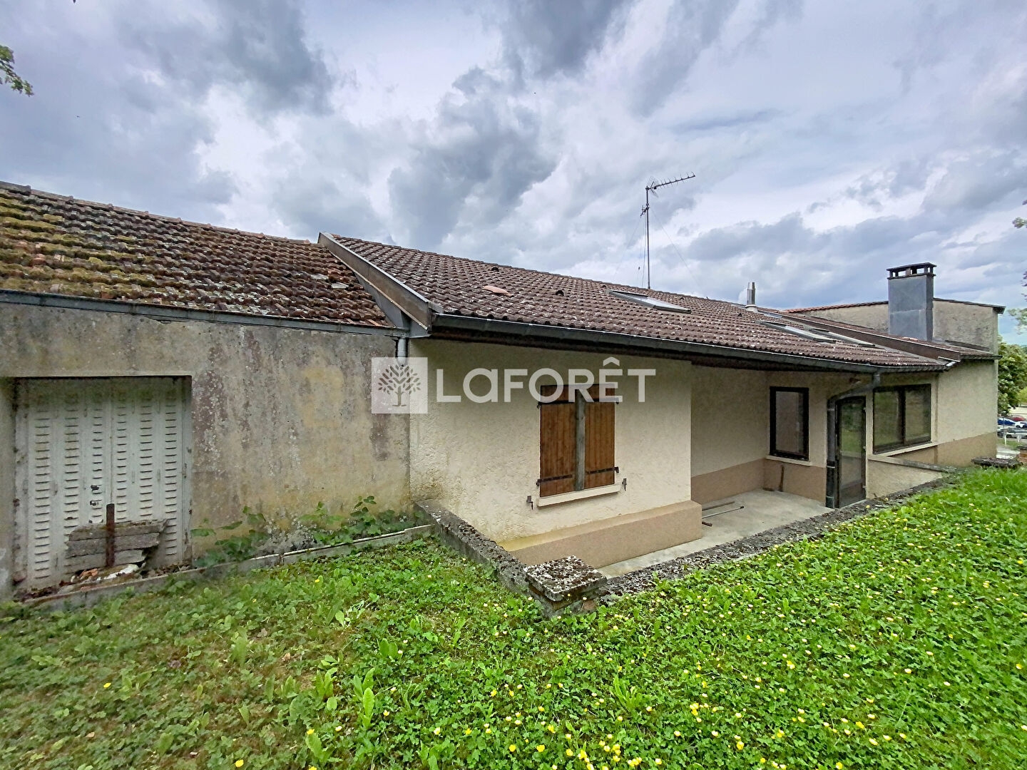 Maison à vendre - 7 pièces - 117m2 - Contrexéville (88140)