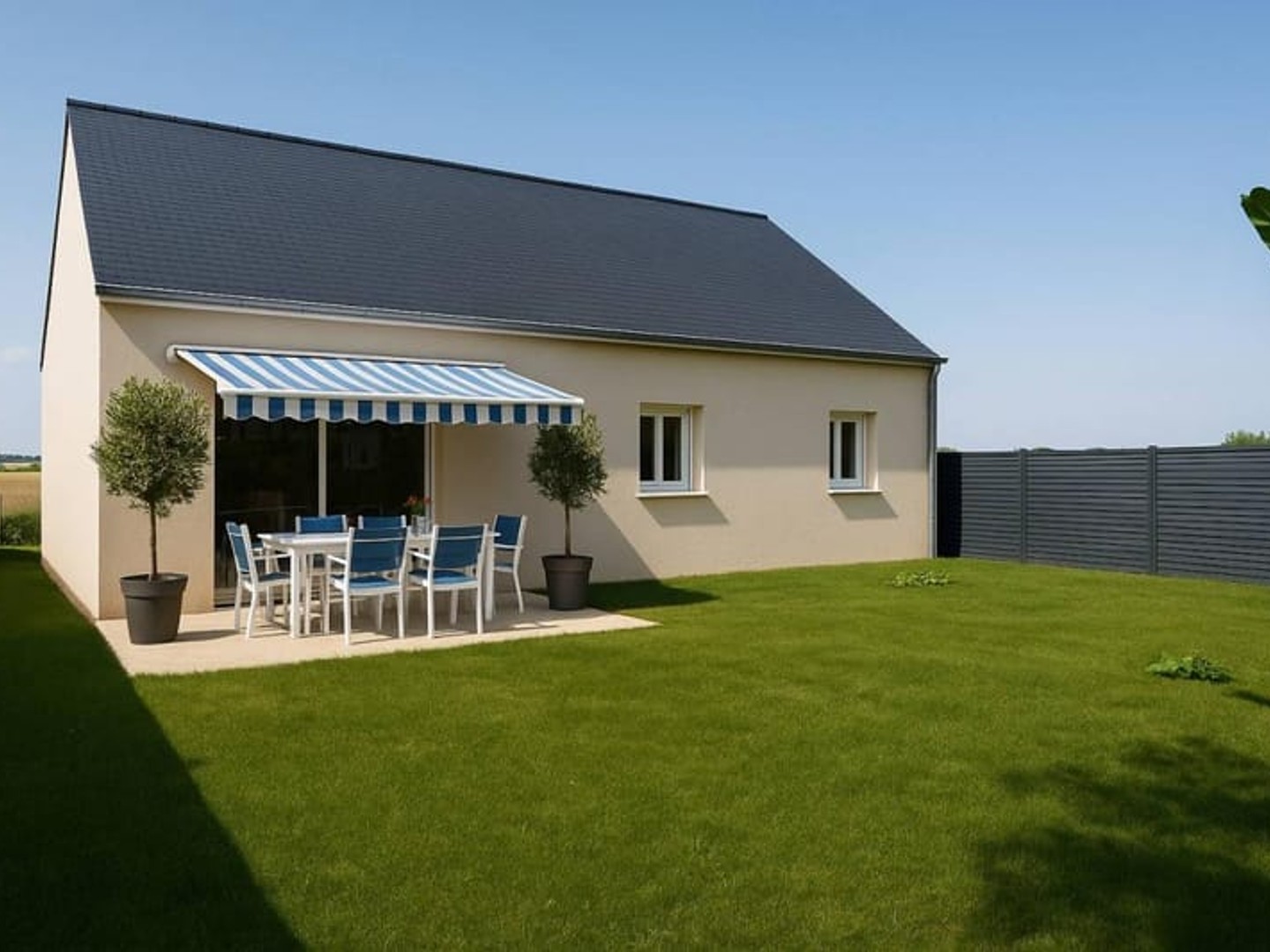 MAISON DE PLAIN PIED AVEC TROIS CHAMBRES SUR PLUMAUDAN