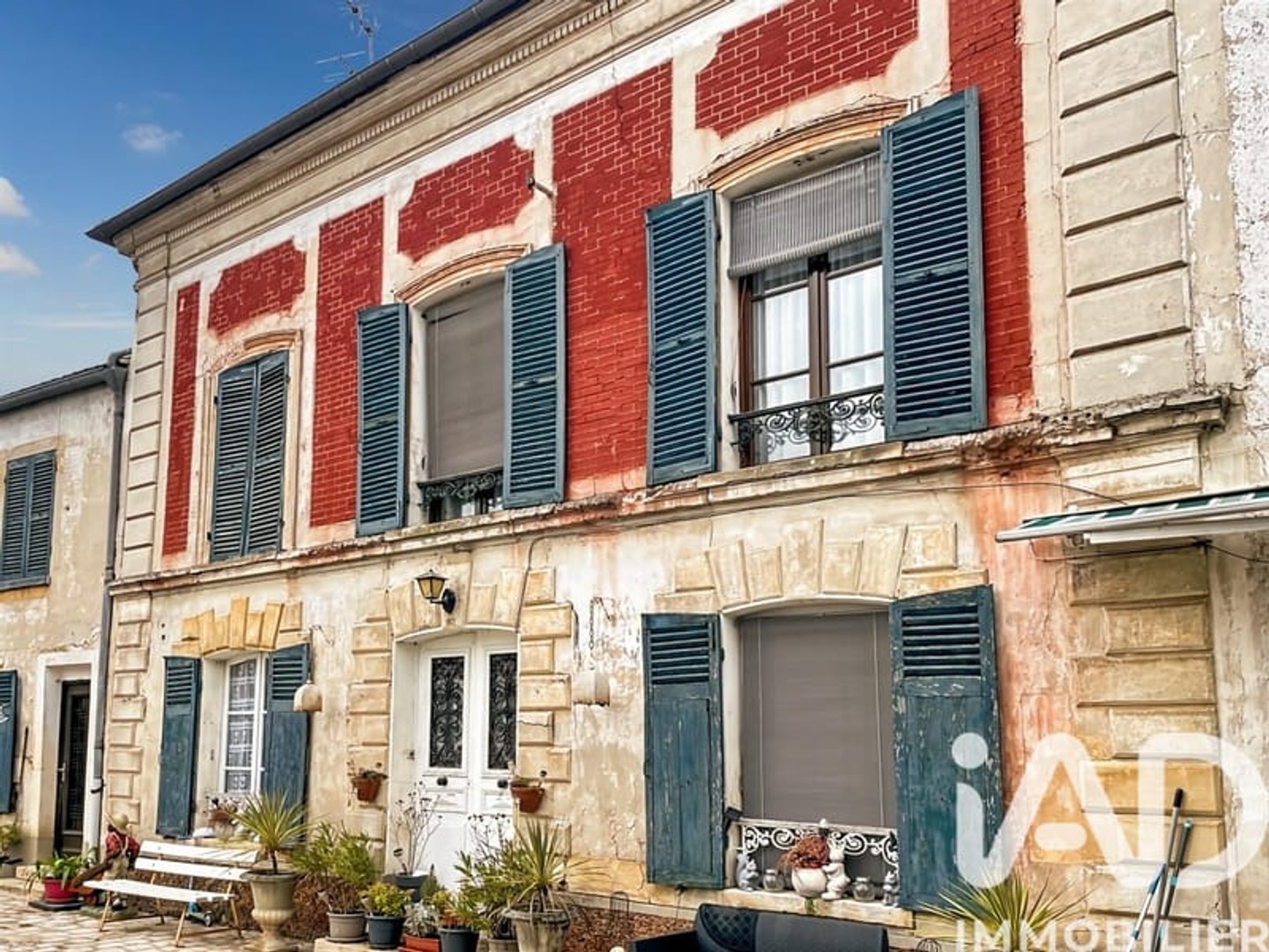 Maison avec appartements 273 m²