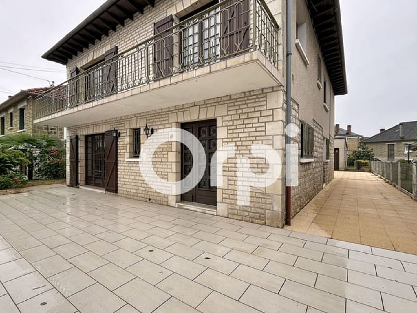 Immeuble à vendre - 7 pièces - 199m2 - Brive-La-Gaillarde (19100)