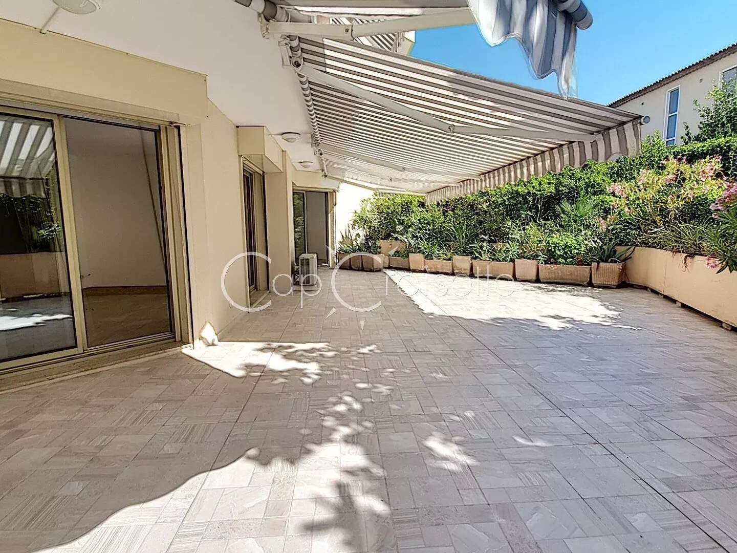 Cannes Palm Beach Moure Rouge 2p rez de jardin piscine