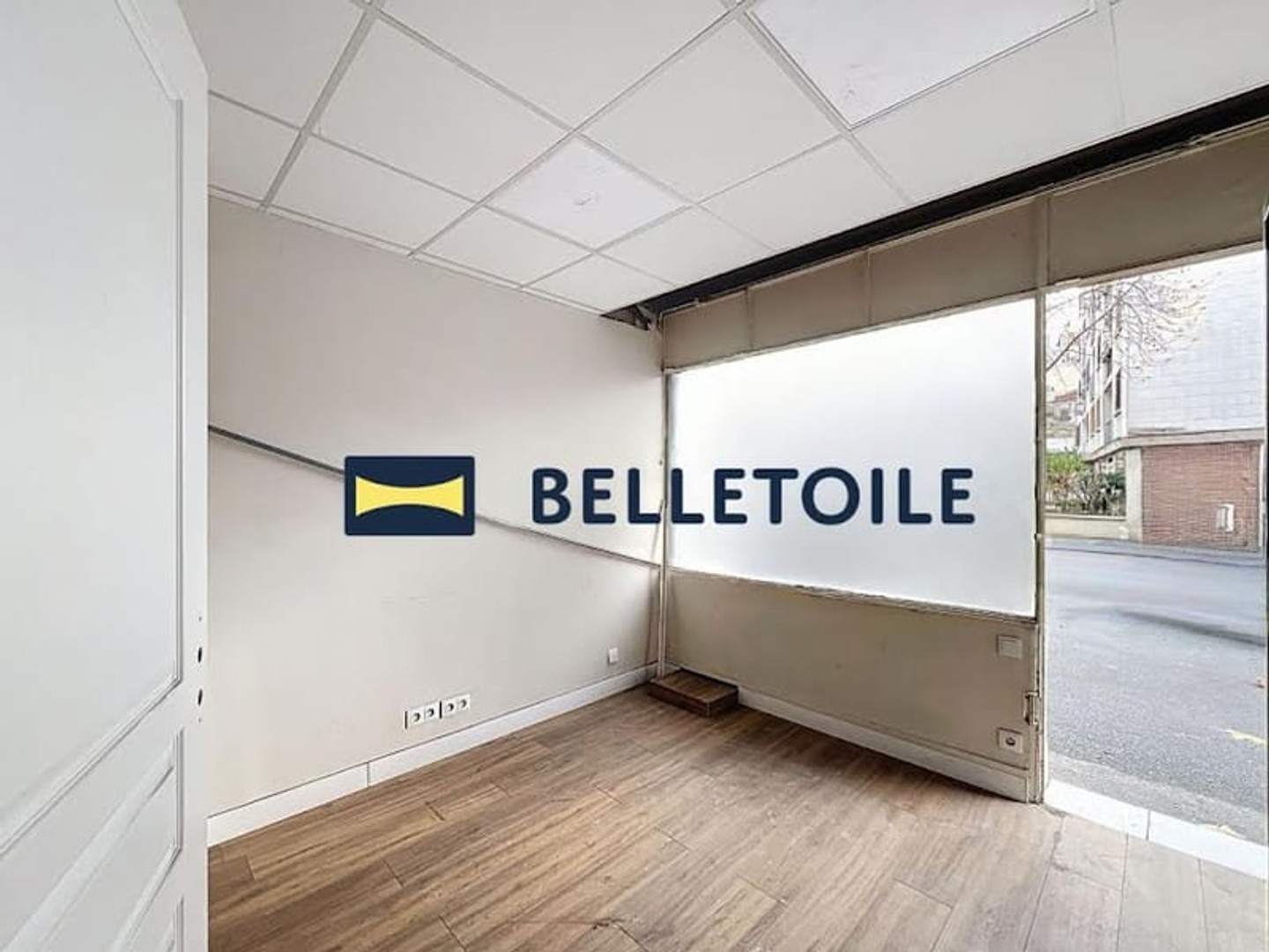 Local 1 pièce 12 m²