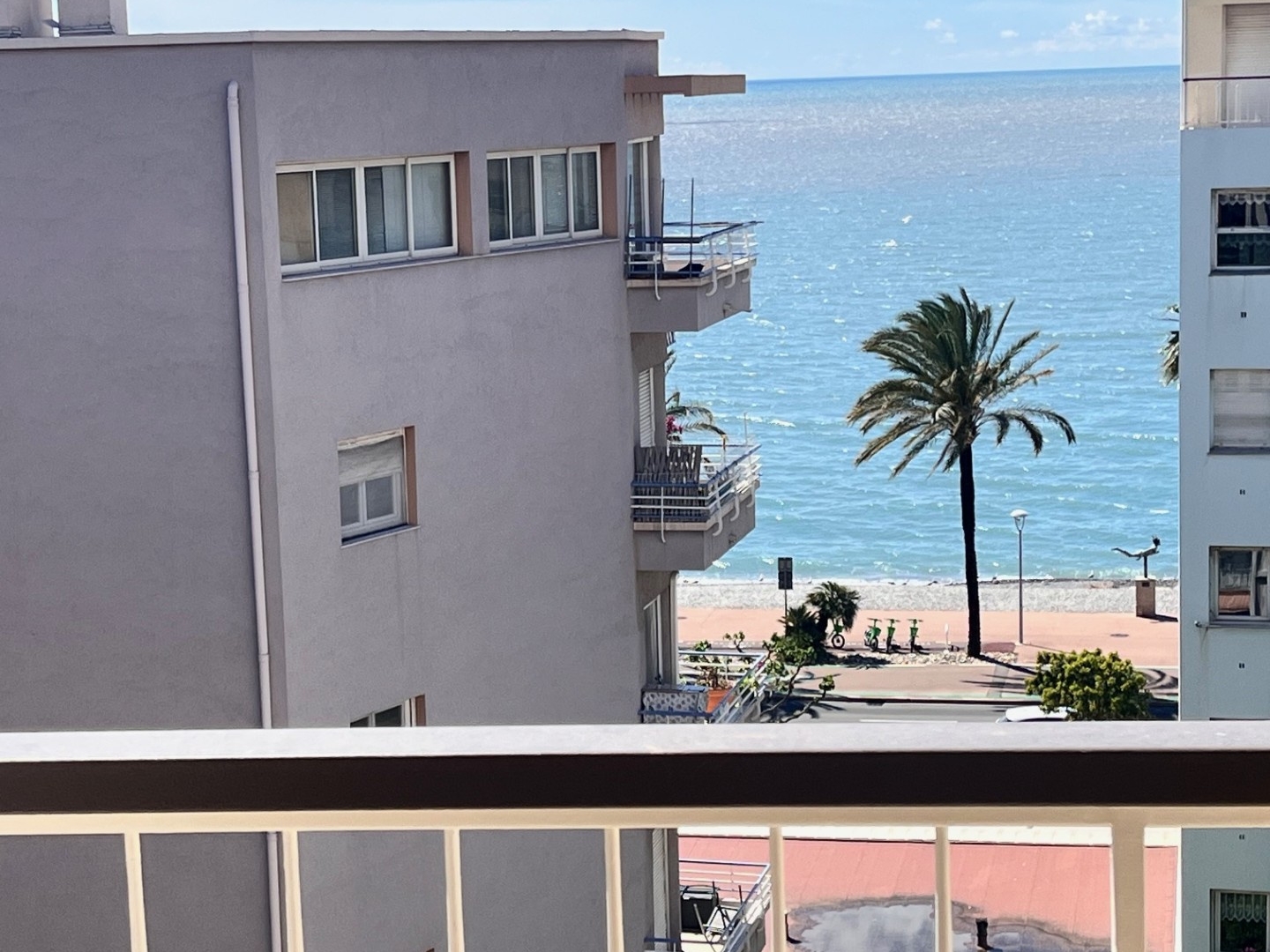 DERNIER ETAGE VUE MER - 4 Pièces Rénové CROS DE CAGNES