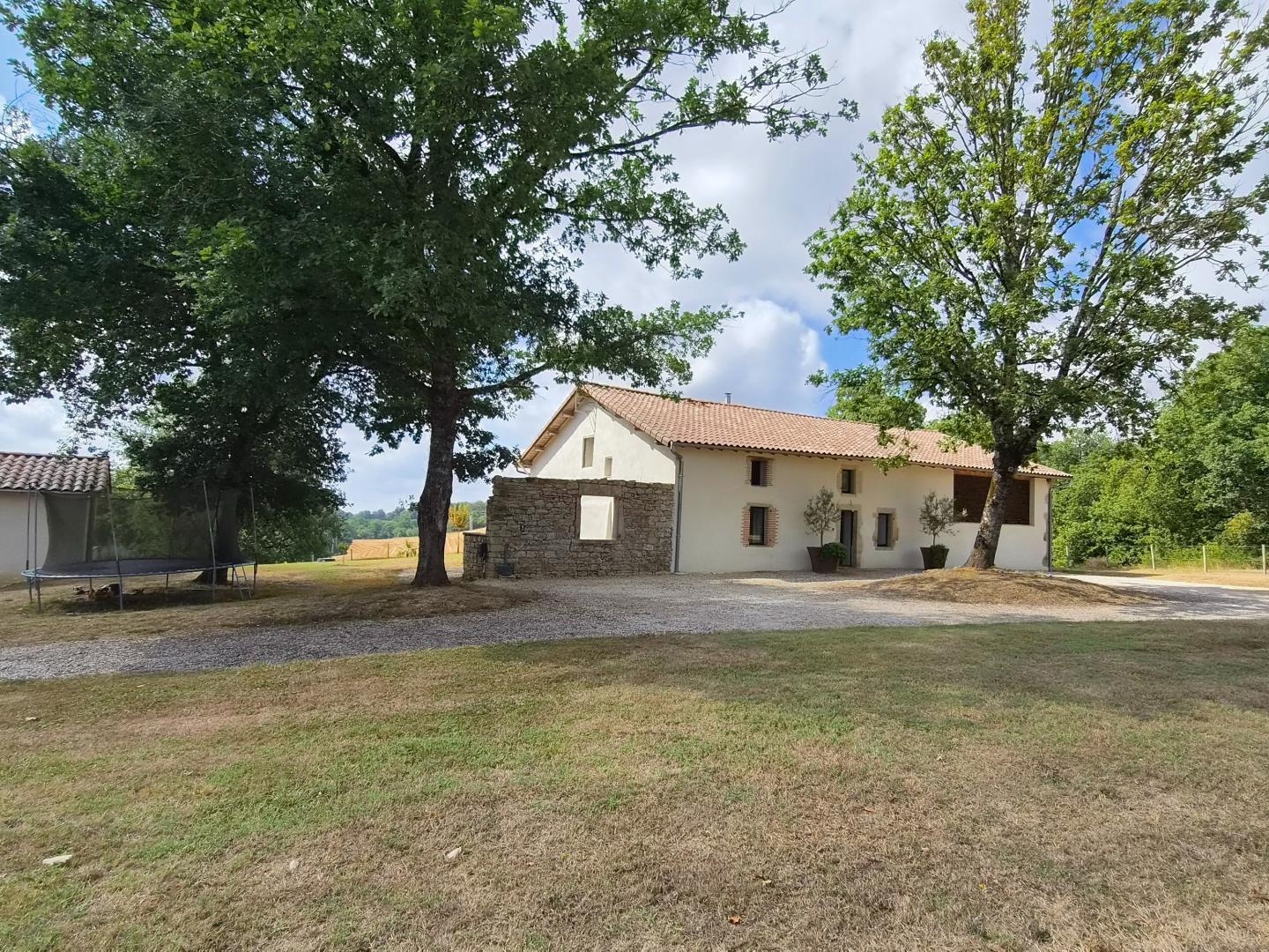 Maison à vendre - 5 pièces - 175m2 - Puycelsi (81140)