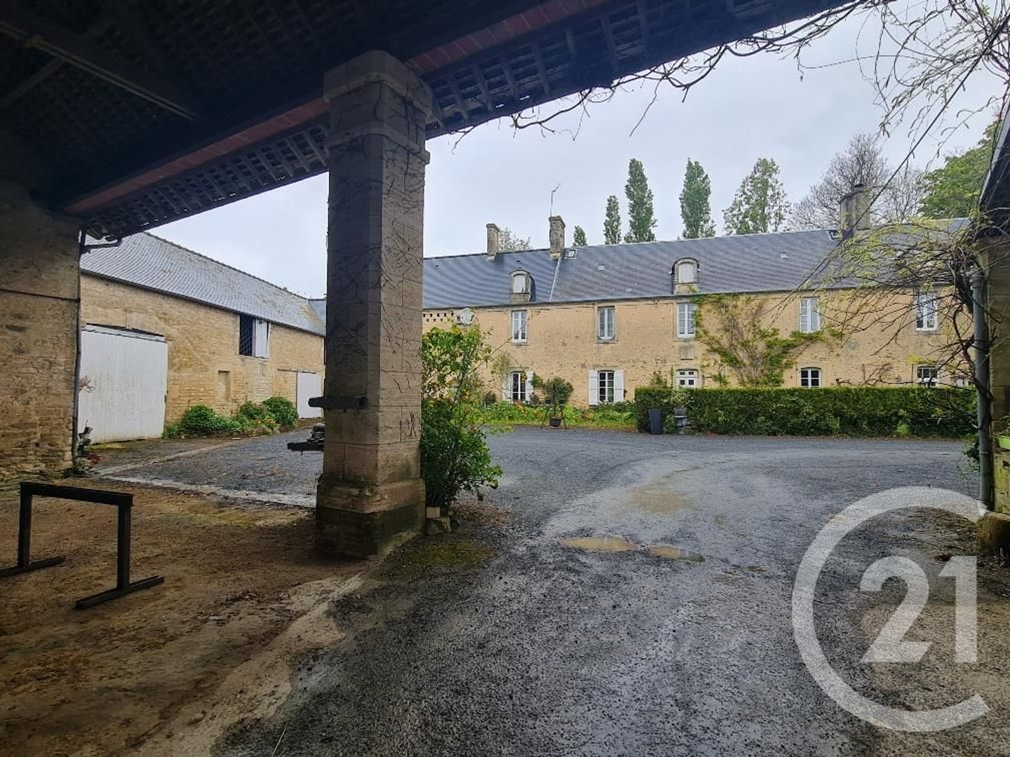 Maison à vendre - 9 pièces - 234m2 - Creully Sur Seulles (14480)