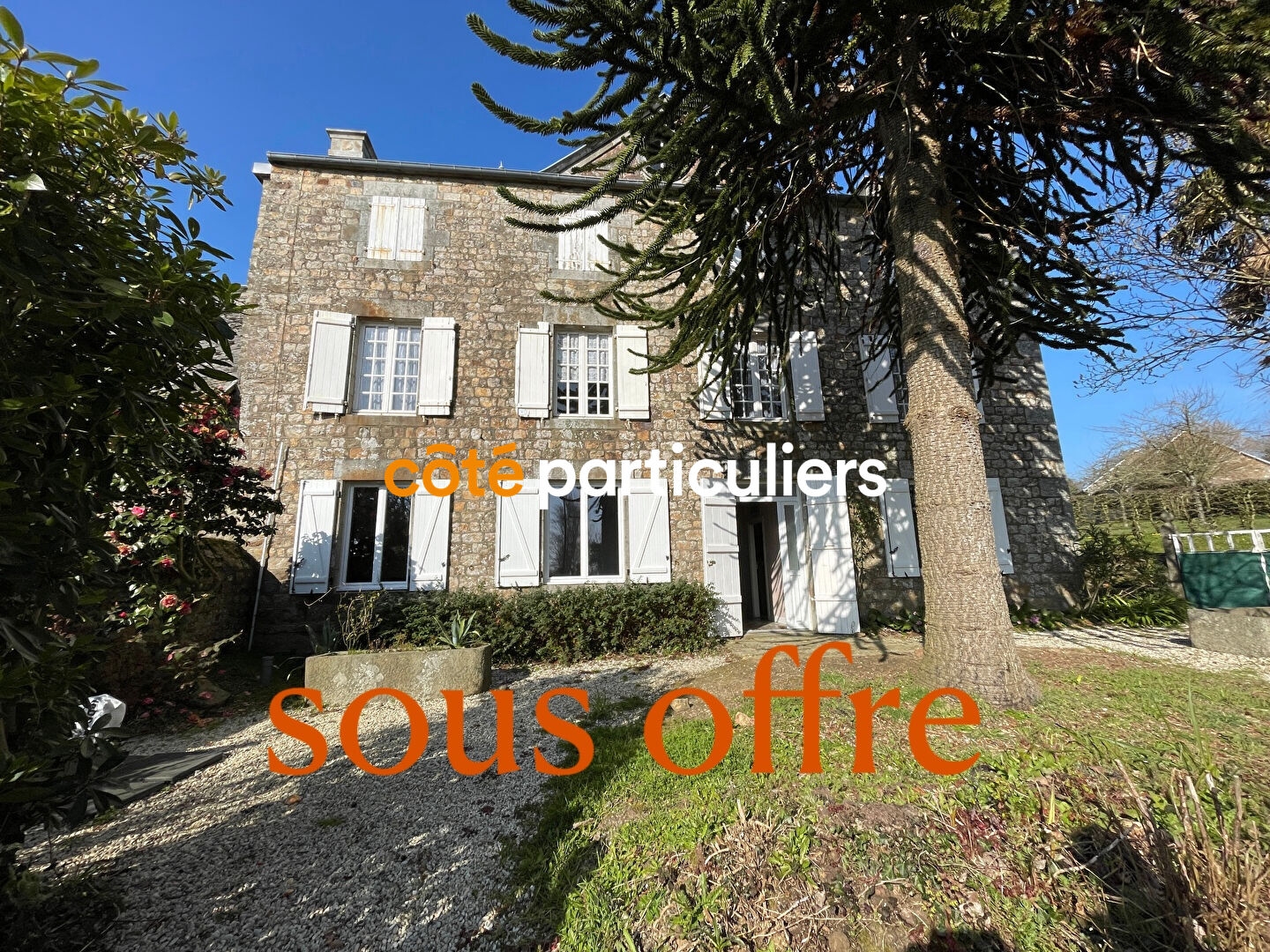 EXCLUSIVITÉ : Maison de maître 6 pièces 140 m2 à finir de restaurer.