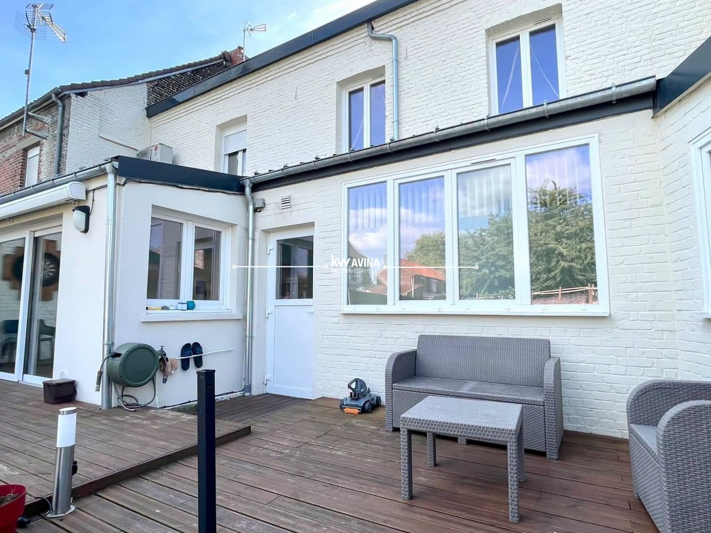Maison mitoyenne familiale d'environ 160 m² avec jardin et dépendance - VIEUX CONDE