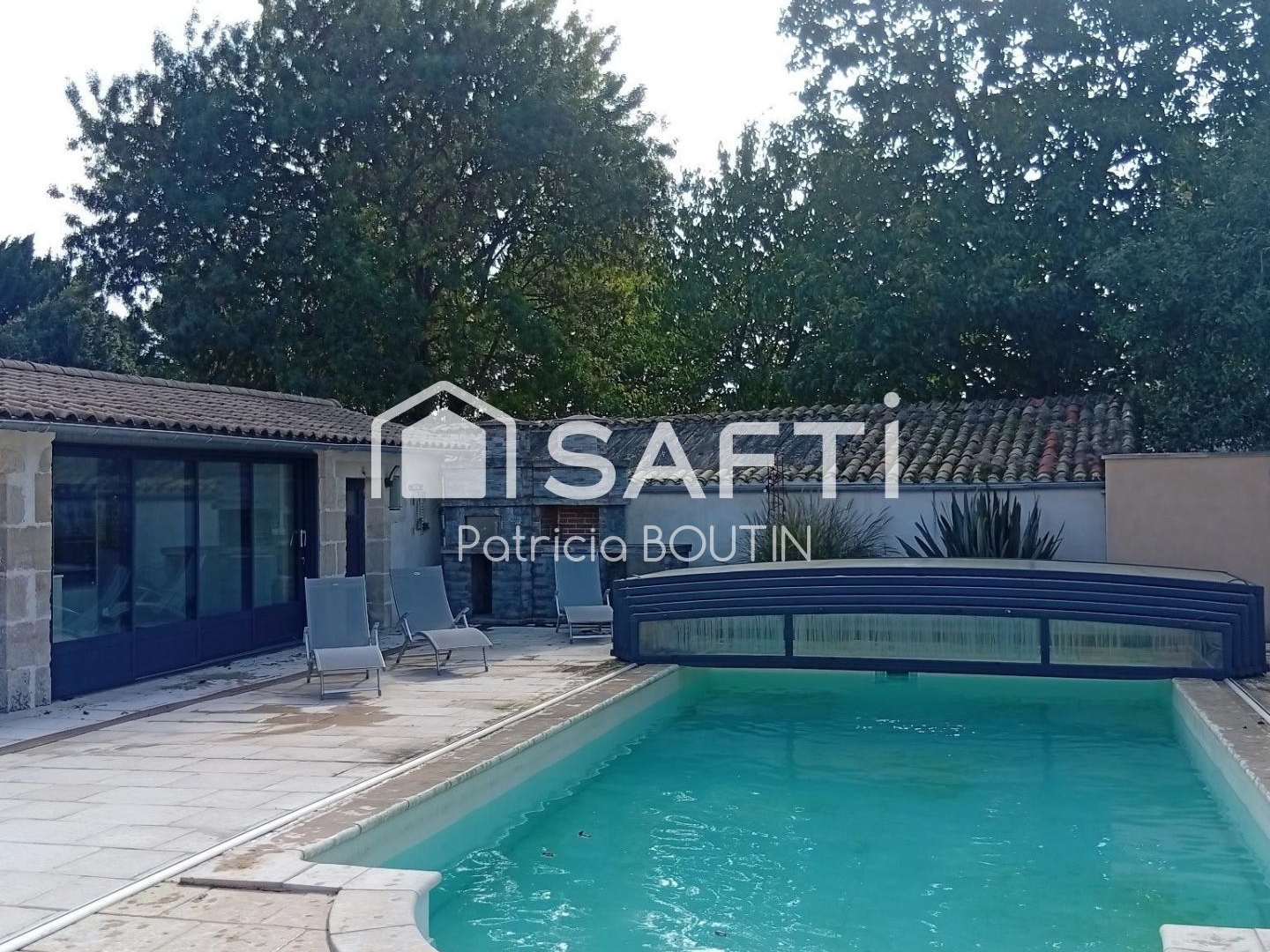 PAVILLON 4 CHAMBRES + BUREAU AVEC JARDIN, DOUBLE GARAGE ET PISCINE A LA CRECHE !