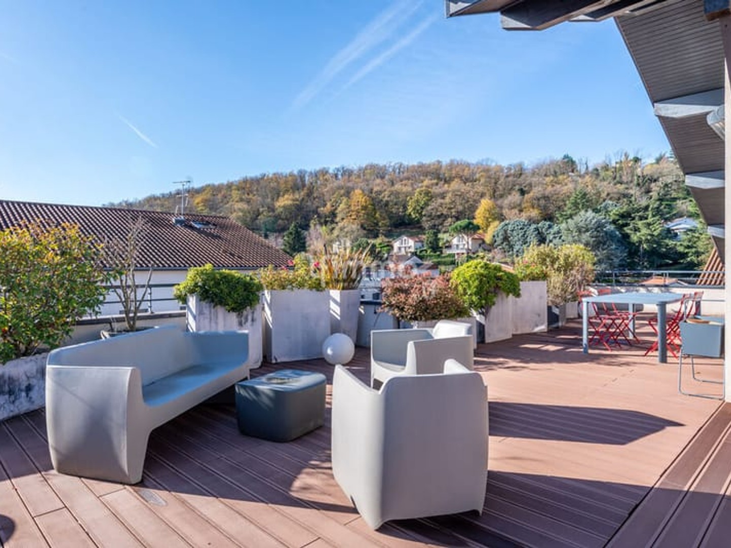 Exceptionnel toit-terrasse de 152 m² + 110 m² d’extérieur